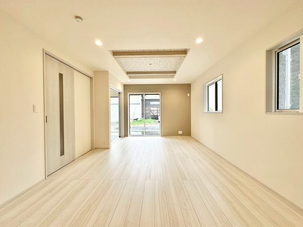 草加市新里町　新築一戸建て　4期1号棟