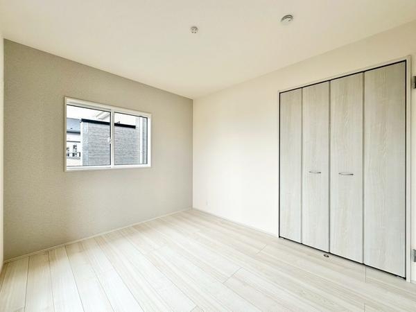 草加市新里町　新築一戸建て　4期1号棟