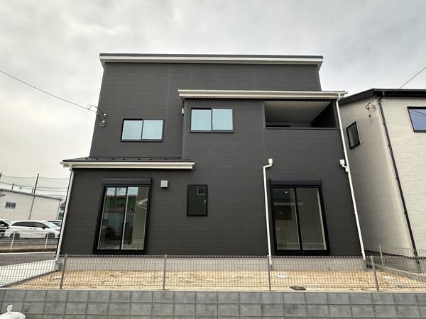 草加市苗塚町　新築一戸建て　第1期16号棟