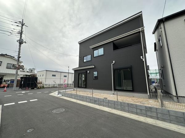 草加市苗塚町　新築一戸建て　第1期16号棟