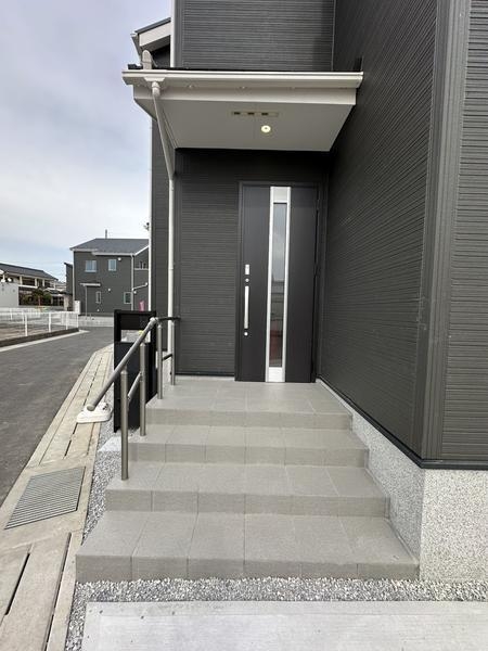 草加市苗塚町　新築一戸建て　第1期16号棟