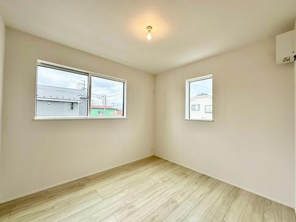 草加市苗塚町　新築一戸建て　第1期16号棟