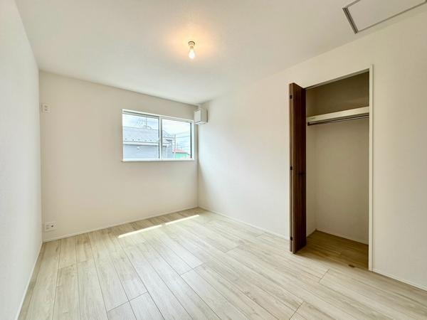 草加市苗塚町　新築一戸建て　第1期16号棟