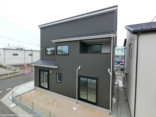 草加市苗塚町　新築一戸建て　第1期16号棟