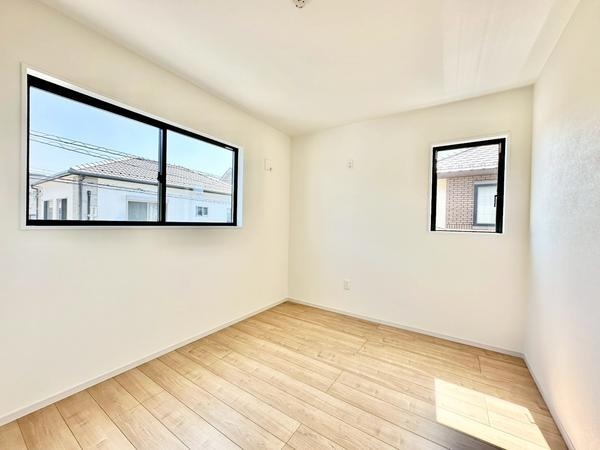 草加市青柳8丁目　新築一戸建て　2期