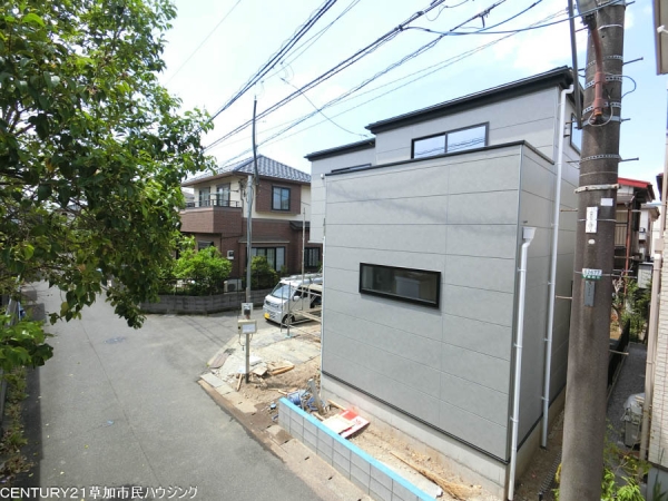 草加市青柳8丁目　新築一戸建て　2期