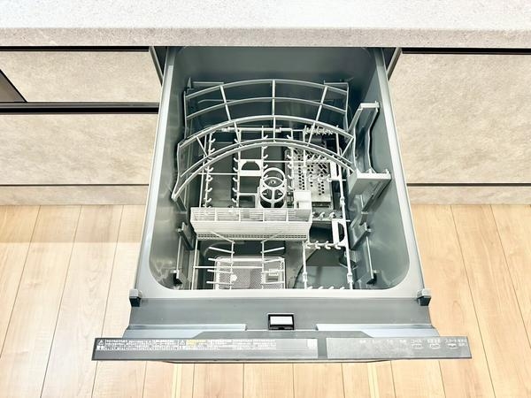 草加市長栄2丁目　新築一戸建て　7期3号棟