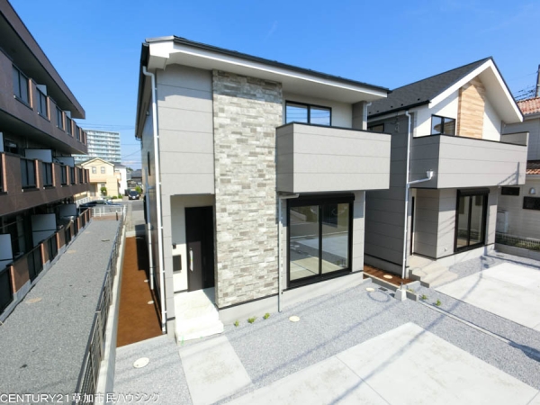 草加市長栄2丁目　新築一戸建て　7期2号棟