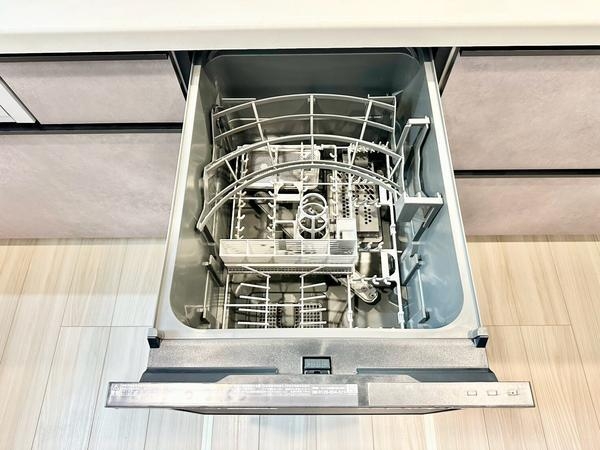 草加市新栄4丁目　新築一戸建て　01期