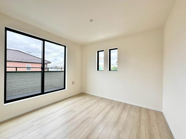 草加市新栄3丁目　新築一戸建て　B号棟