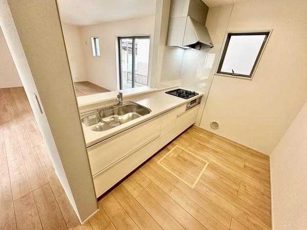 八潮市鶴ケ曽根　新築一戸建て　II