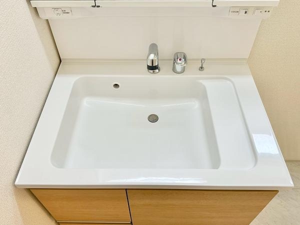 八潮市鶴ケ曽根　新築一戸建て　II