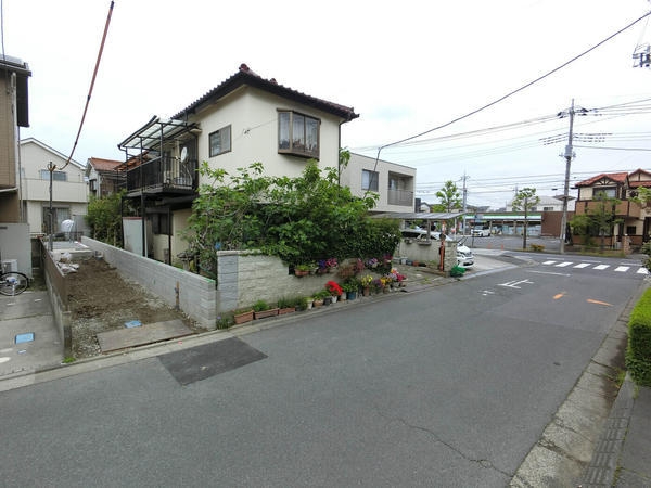 八潮市鶴ケ曽根　新築一戸建て　II