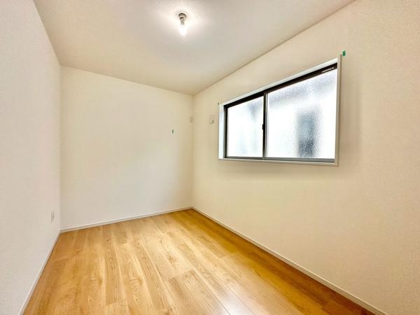 草加市稲荷6丁目　新築一戸建て　4期