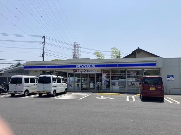 草加市青柳8丁目　新築一戸建て(ローソン　草加青柳七丁目店)