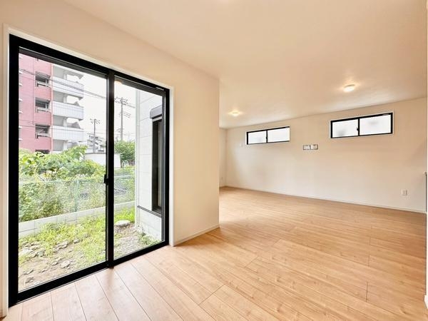 草加市手代1丁目　新築一戸建て　7期1号棟