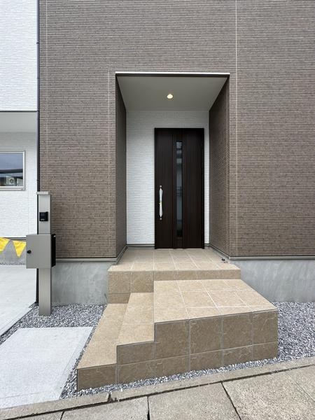 草加市稲荷3丁目　新築一戸建て　5期