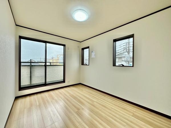 草加市新里町の中古一戸建て