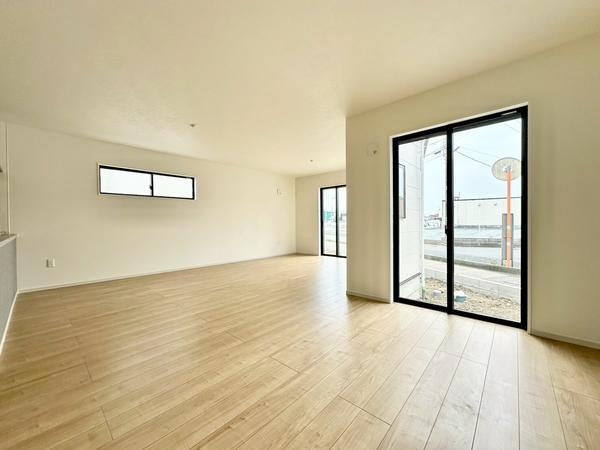 草加市谷塚町　新築一戸建て　26期1号棟