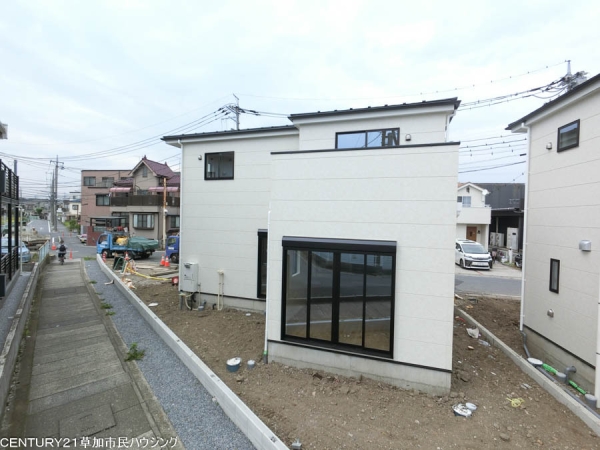 草加市谷塚町　新築一戸建て　26期1号棟