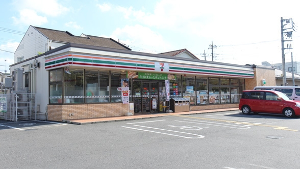 セトルコート谷塚(セブンイレブン草加瀬崎町店)