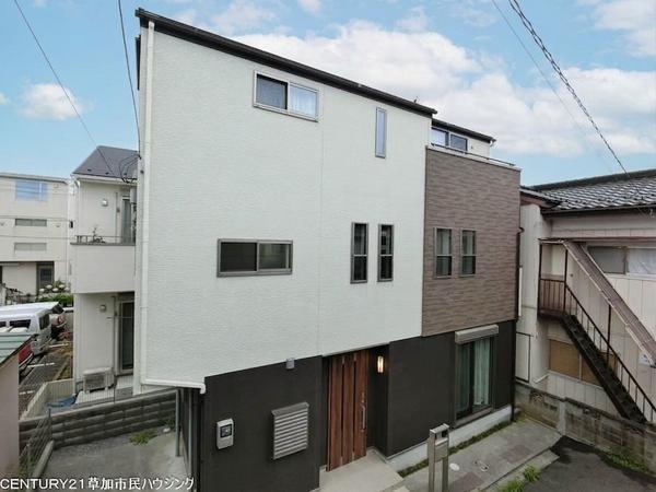 草加市八幡町　中古一戸建て