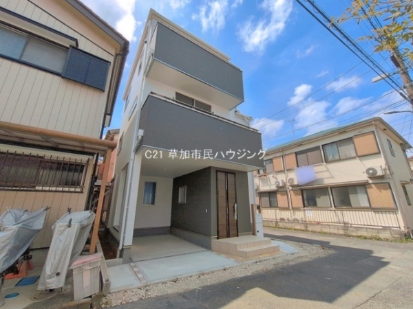 草加市両新田東町　新築一戸建て