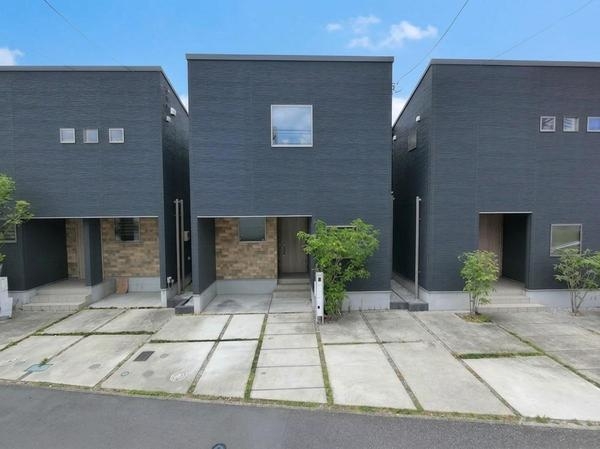 草加市弁天1丁目　中古一戸建て