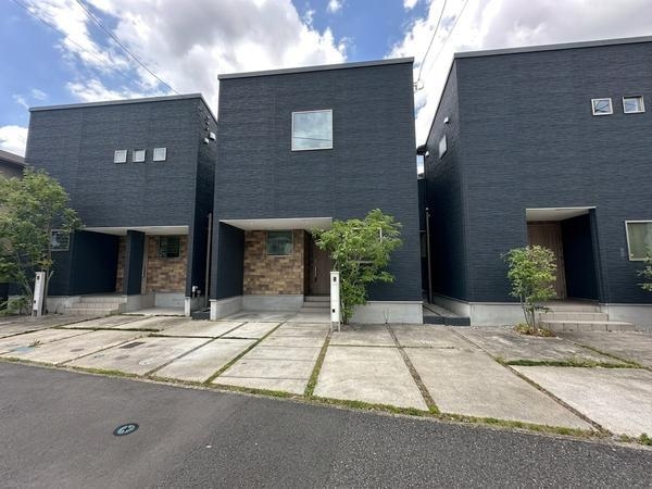 草加市弁天1丁目　中古一戸建て