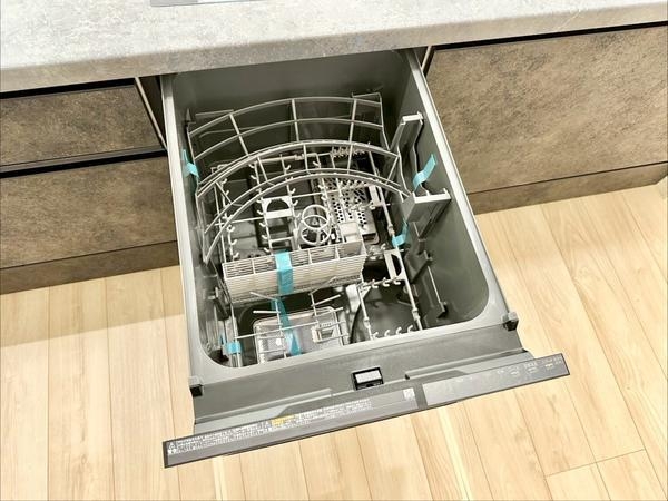 草加市吉町2丁目　新築一戸建て　8期6号棟