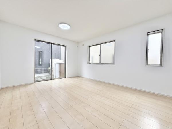 草加市稲荷４丁目の中古一戸建て