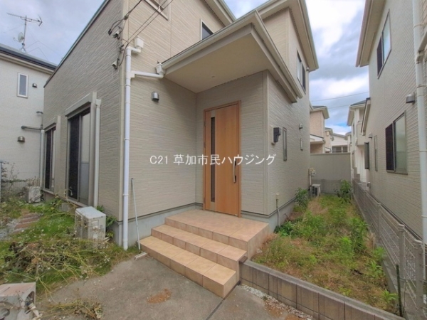 草加市稲荷４丁目の中古一戸建て