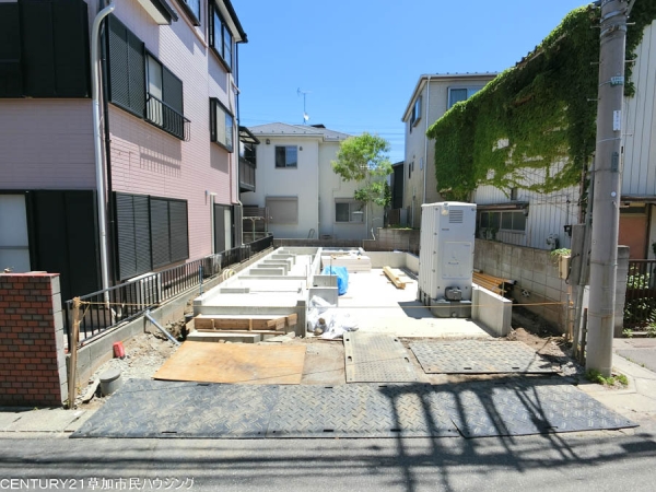 草加市谷塚町　新築一戸建て
