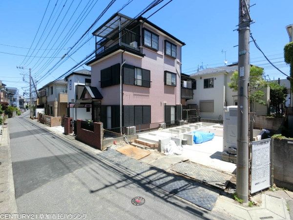 草加市谷塚町　新築一戸建て