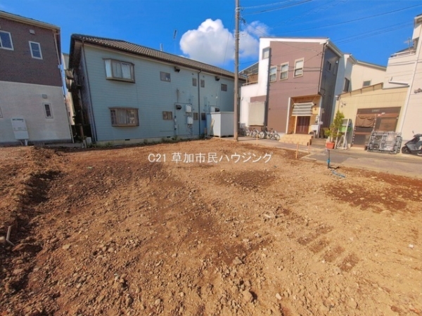 草加市稲荷6丁目　新築一戸建て　16期