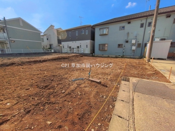 草加市稲荷6丁目　新築一戸建て　16期