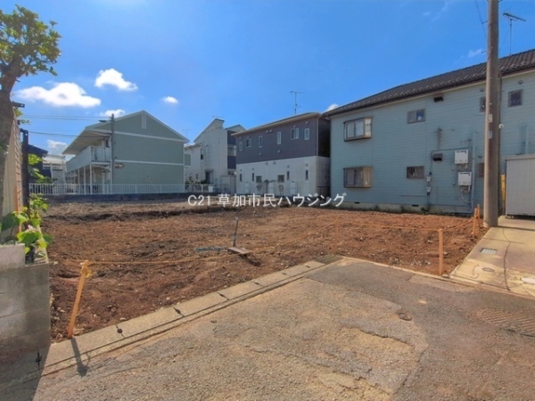草加市稲荷6丁目　新築一戸建て　16期