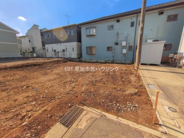 草加市稲荷6丁目　新築一戸建て　16期