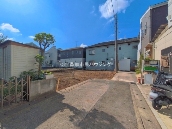 草加市稲荷6丁目　新築一戸建て　16期