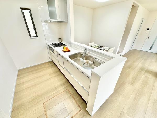 草加市新里町　新築一戸建て