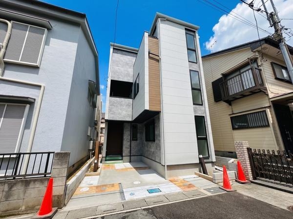 草加市吉町2丁目　新築一戸建て