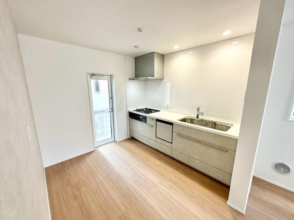 草加市小山2丁目　新築一戸建て