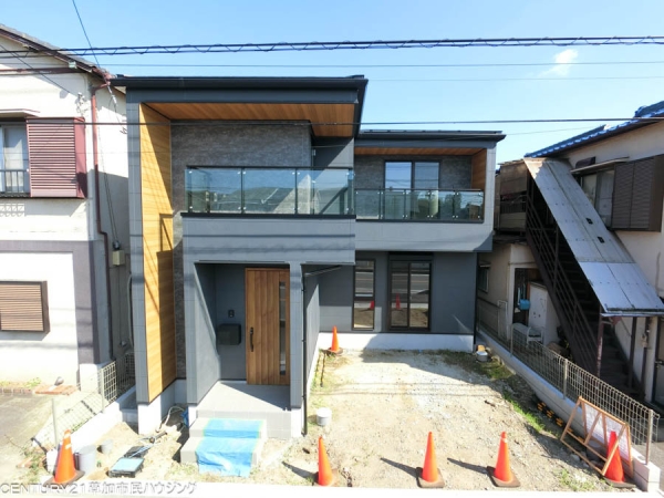 草加市長栄4丁目　新築一戸建て