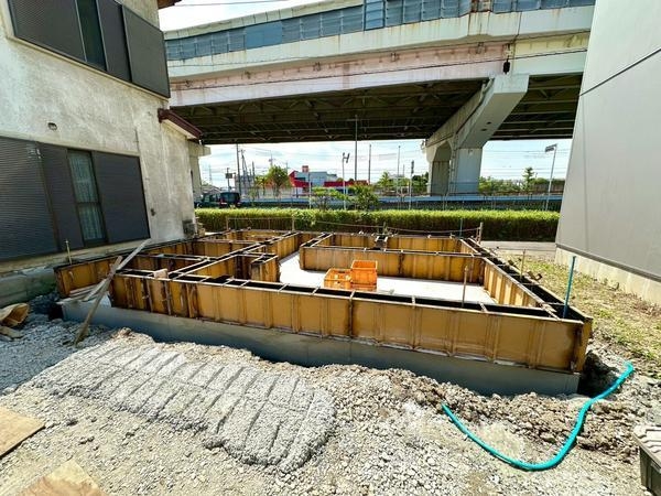 八潮市木曽根　新築一戸建て