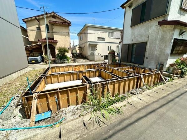 八潮市木曽根　新築一戸建て