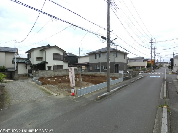 草加市稲荷5丁目　新築一戸建て　01期