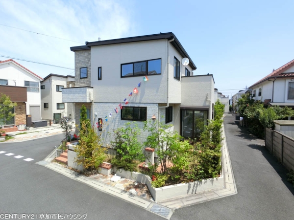 草加市両新田西町　中古一戸建て　01期