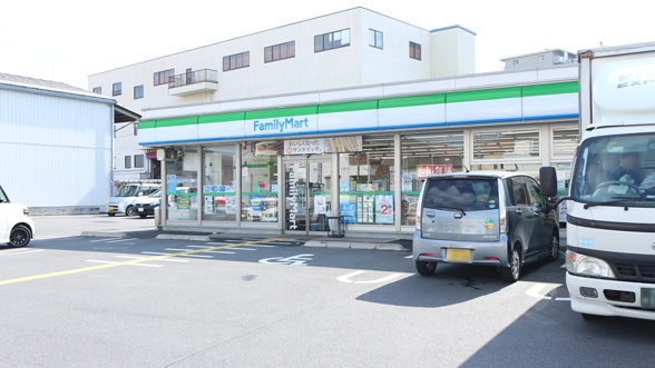 グリーンパーク瀬崎町(ファミリーマート　草加瀬崎二丁目店)