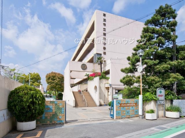 草加市手代２丁目の中古一戸建て(瀬崎中学校)
