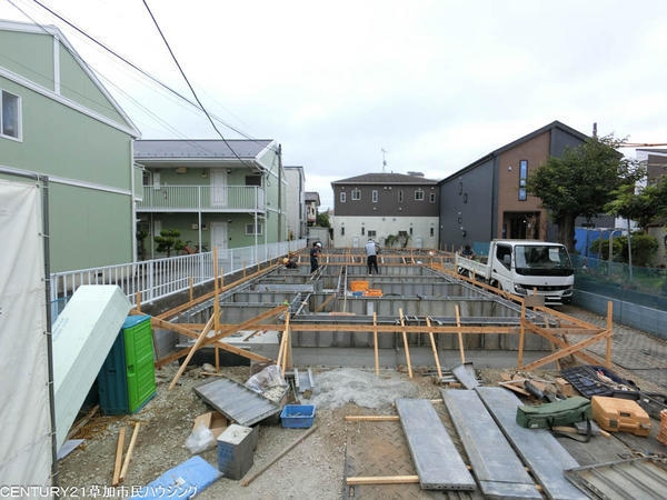 草加市稲荷6丁目　新築一戸建て　19期1号棟
